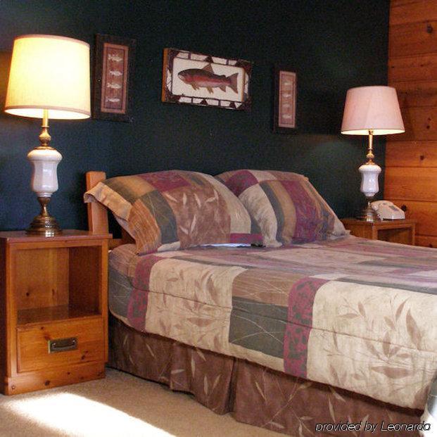 Birchwood Inn Harbor Springs Room photo